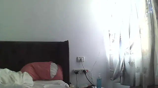 maayanlevi2 online show from March 20, 2026, 11:26 am