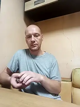 Snapshot of ToughDraft14 chatting on September 24, 2025, 9:51 pm ToughDraft14 online show from September 24, 2025, 9:51 pm