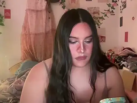 Snapshot of JenniferRobbie chatting on June 5, 2026, 7:14 am JenniferRobbie online show from June 5, 2026, 7:14 am