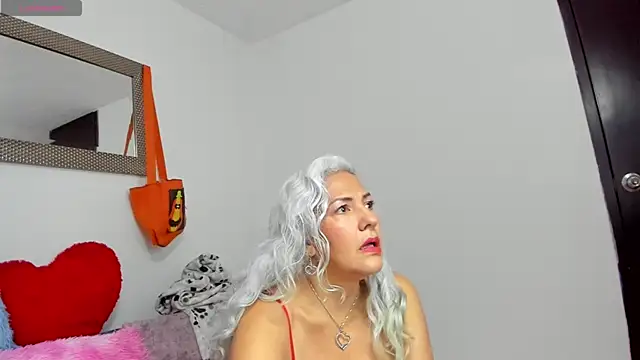 marilyn70 online show from October 28, 2025, 10:45 pm