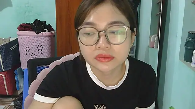 Snapshot of Uhem112 chatting on October 4, 2025, 2:26 pm Uhem112 online show from October 4, 2025, 2:26 pm