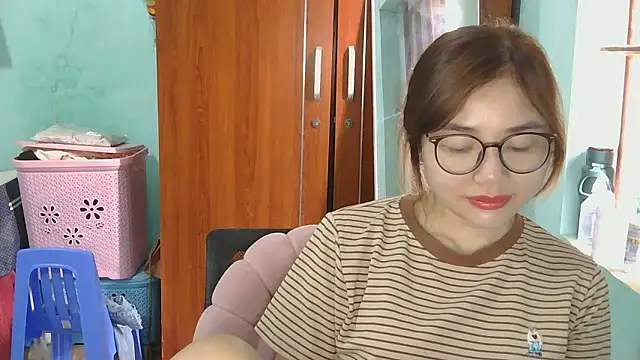 Snapshot of Uhem112 chatting on October 10, 2025, 1:26 am Uhem112 online show from October 10, 2025, 1:26 am