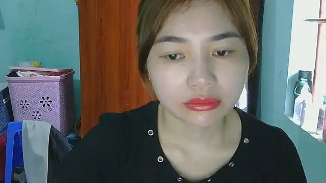 Snapshot of Uhem112 chatting on October 11, 2025, 2:22 am Uhem112 online show from October 11, 2025, 2:22 am