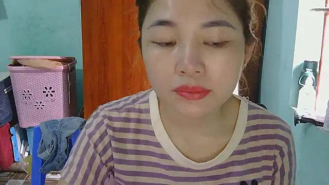 Snapshot of Uhem112 chatting on October 13, 2025, 3:39 am Uhem112 online show from October 13, 2025, 3:39 am