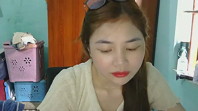 Snapshot of Uhem112 chatting on October 16, 2025, 1:50 am Uhem112 online show from October 16, 2025, 1:50 am