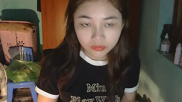 Snapshot of Uhem112 chatting on October 21, 2025, 1:17 am Uhem112 online show from October 21, 2025, 1:17 am