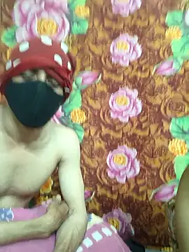 Seducing couple online show from November 4, 2025, 1:21 pm