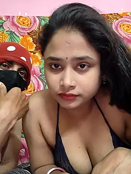 Snapshot of Seducing_couple chatting on March 31, 2026, 5:08 am Seducing couple online show from March 31, 2026, 5:08 am