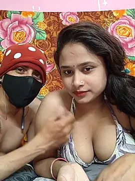 Snapshot of Seducing_couple chatting on April 24, 2026, 4:48 am Seducing couple online show from April 24, 2026, 4:48 am