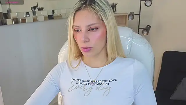 Jennaa Cooper online show from January 10, 2026, 1:57 pm