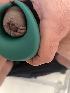 Snapshot of adam69uk chatting on March 21, 2026, 3:15 pm adam69uk online show from March 21, 2026, 3:15 pm