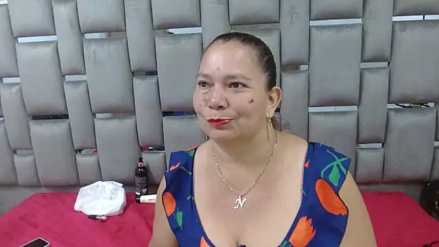 Snapshot of loly47 chatting on October 9, 2025, 6:06 pm loly47 online show from October 9, 2025, 6:06 pm