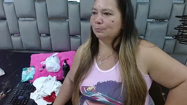 Snapshot of loly47 chatting on October 16, 2025, 11:17 pm loly47 online show from October 16, 2025, 11:17 pm