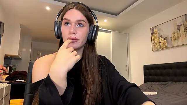 franzeva online show from May 15, 2026, 1:29 pm