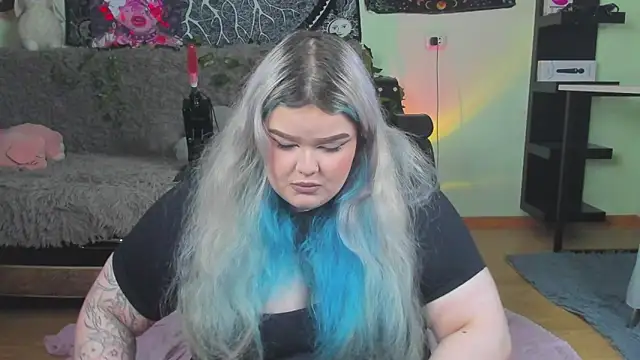 Snapshot of _CandyM1lky_ chatting on October 28, 2025, 6:39 am  CandyM1lky  online show from October 28, 2025, 6:39 am