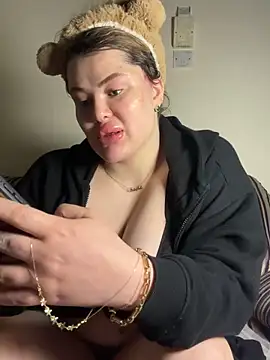 aydabella7777 online show from February 7, 2026, 5:49 pm