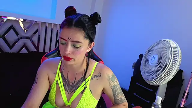 Snapshot of _lucia_21 chatting on September 10, 2025, 7:25 pm lucia 21 online show from September 10, 2025, 7:25 pm
