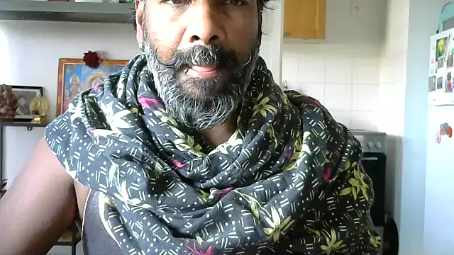frenchblackc31 online show from May 11, 2026, 1:06 pm