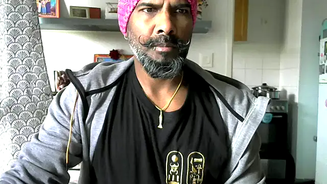 frenchblackc31 online show from May 14, 2026, 8:32 am