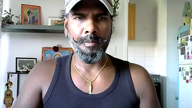frenchblackc31 online show from May 28, 2026, 1:41 pm