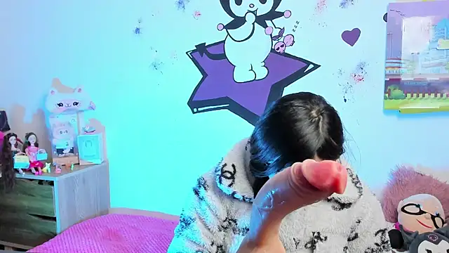 Snapshot of Alanaloiiss_ chatting on September 16, 2025, 4:46 am Alanaloiiss  online show from September 16, 2025, 4:46 am