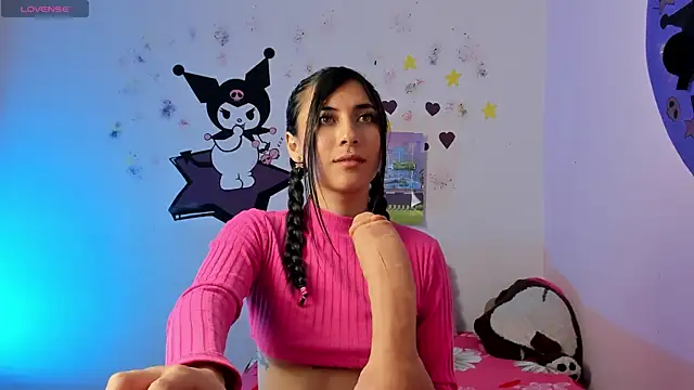 Snapshot of Alanaloiiss_ chatting on October 10, 2025, 2:32 am Alanaloiiss  online show from October 10, 2025, 2:32 am