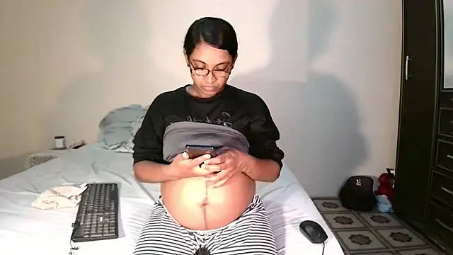indiansweetflava online show from April 24, 2026, 11:56 am