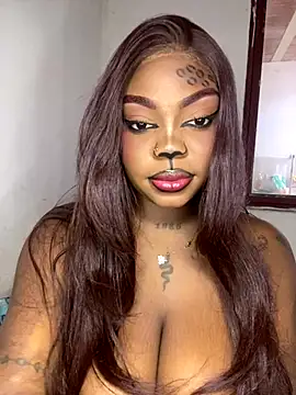 MiiaaCollinss online show from October 28, 2025, 3:14 pm