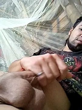 jjhojan11 online show from January 7, 2026, 6:27 am