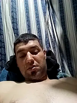 jjhojan11 online show from February 8, 2026, 2:04 am