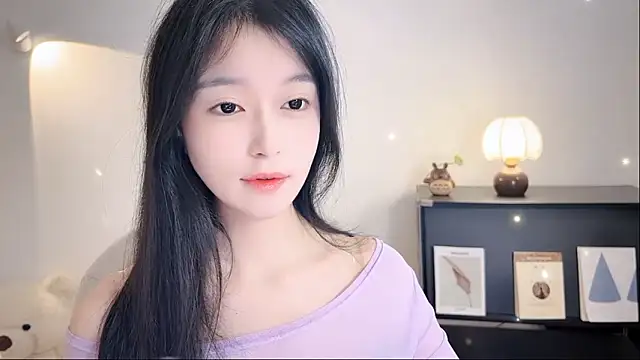 Onechestnut online show from November 9, 2025, 6:23 am