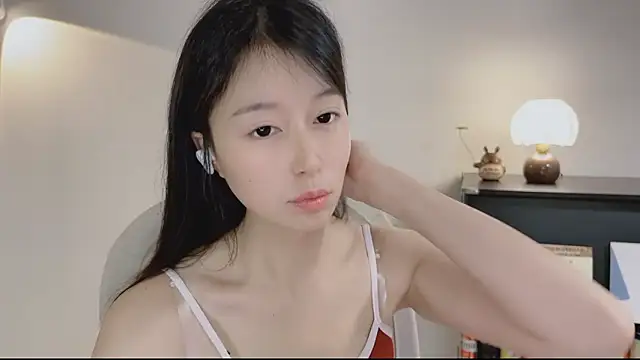 Onechestnut online show from April 20, 2026, 4:59 am