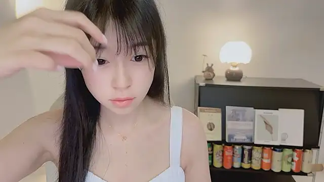 Onechestnut online show from June 1, 2026, 2:35 am