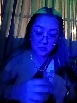 Dulcedeanis online show from November 12, 2025, 2:34 am