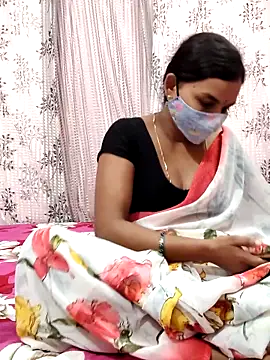 Snapshot of Lalitha-1995 chatting on September 14, 2025, 4:06 pm Lalitha-1995 online show from September 14, 2025, 4:06 pm