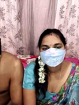 Snapshot of Lalitha-1995 chatting on September 18, 2025, 4:42 pm Lalitha-1995 online show from September 18, 2025, 4:42 pm