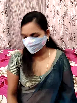 Snapshot of Lalitha-1995 chatting on September 20, 2025, 5:19 am Lalitha-1995 online show from September 20, 2025, 5:19 am