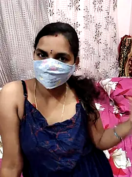 Snapshot of Lalitha-1995 chatting on September 21, 2025, 12:07 pm Lalitha-1995 online show from September 21, 2025, 12:07 pm