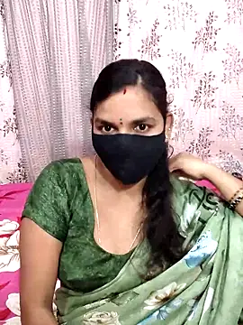 Snapshot of Lalitha-1995 chatting on September 30, 2025, 5:40 pm Lalitha-1995 online show from September 30, 2025, 5:40 pm