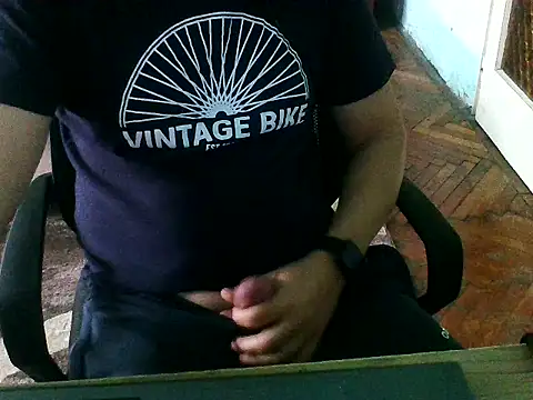 Snapshot of zee06 chatting on December 15, 2025, 12:42 pm zee06 online show from December 15, 2025, 12:42 pm