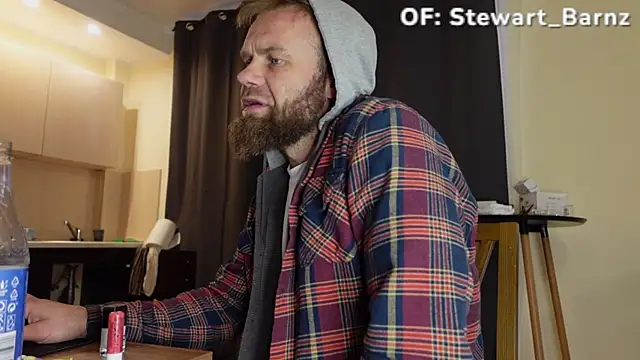Snapshot of Stewart_Barnz chatting on May 6, 2026, 1:27 pm Stewart Barnz online show from May 6, 2026, 1:27 pm