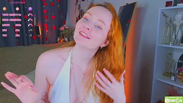 Snapshot of JoyceJones chatting on June 17, 2026, 8:10 pm JoyceJones online show from June 17, 2026, 8:10 pm