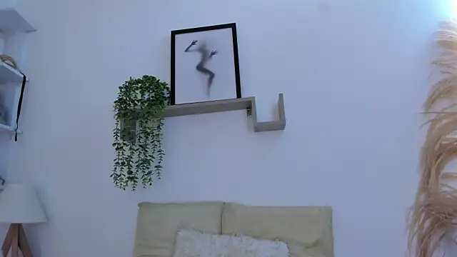 Samanta Monroe online show from October 6, 2025, 6:27 pm