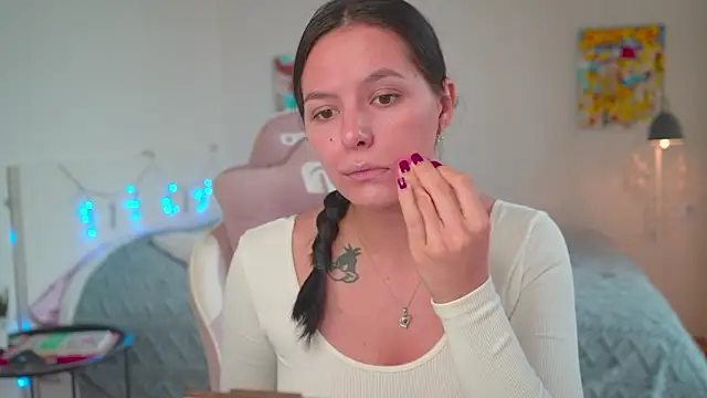 EwelynScott online show from October 20, 2025, 10:05 am