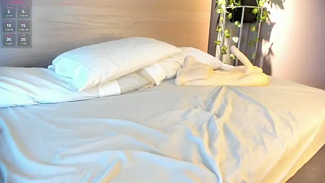 alexamonroe  online show from November 27, 2025, 8:44 pm