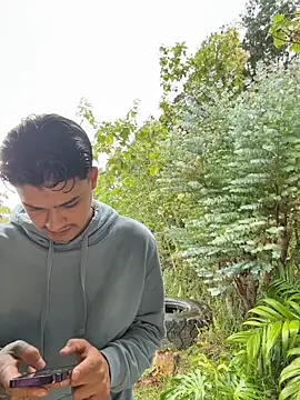 Rose-andres online show from November 28, 2025, 8:33 pm