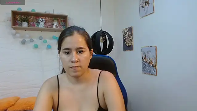 Snapshot of tulunaroja chatting on October 9, 2025, 8:18 pm tulunaroja online show from October 9, 2025, 8:18 pm