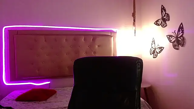 Snapshot of tulunaroja chatting on October 20, 2025, 8:31 pm tulunaroja online show from October 20, 2025, 8:31 pm