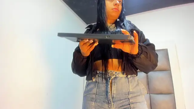 Mia lopez   online show from October 10, 2025, 1:21 pm