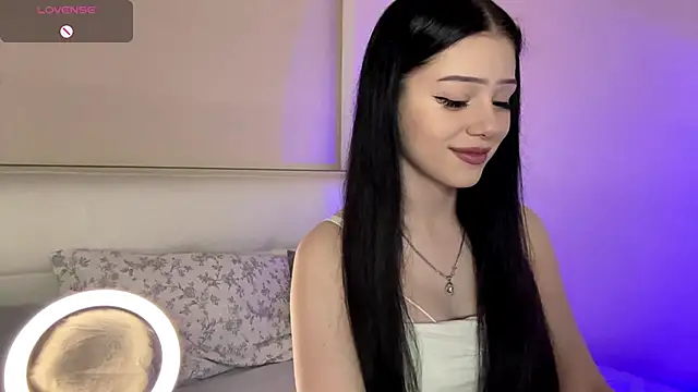 KateHardcastle online show from November 2, 2025, 3:25 pm